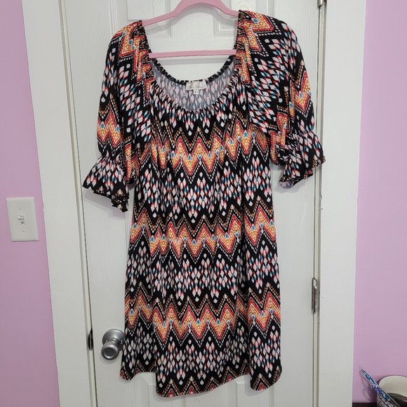 Womens Large Olivia Matthews Dress. Can be worn on the shoulders or off. - Picture 3 of 8